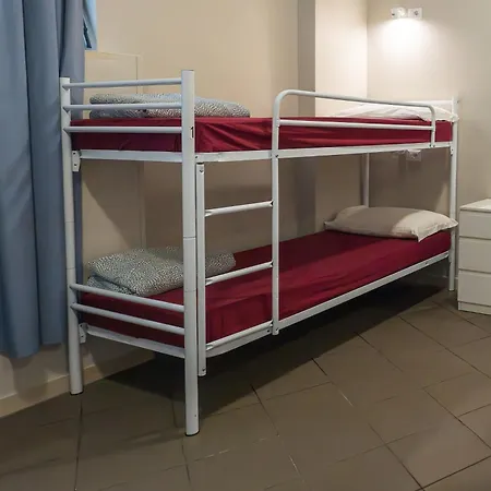 Youth Station Albergue *