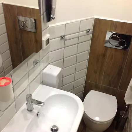 Youth Station Albergue Roma