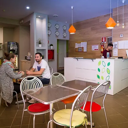 Youth Station Albergue