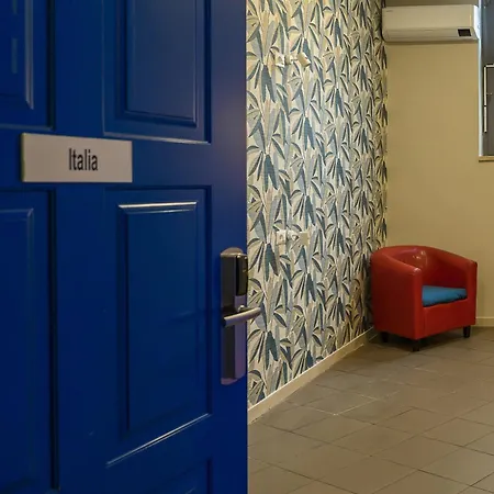 Youth Station * Roma