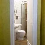 Youth Station * Rom