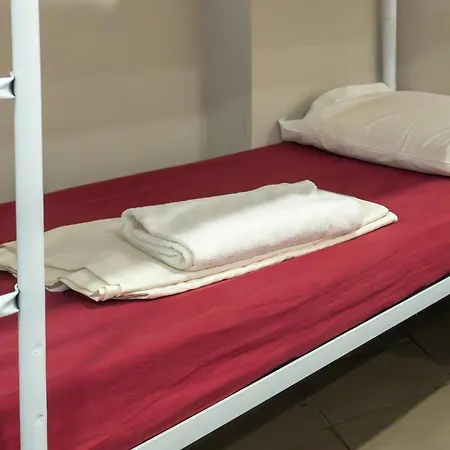 Hostal Youth Station *