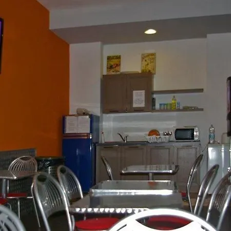 Hostal Youth Station