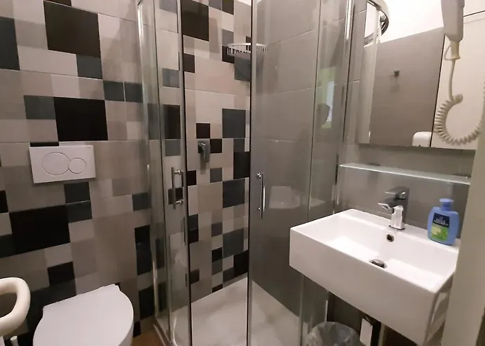 Youth Station Hostel *