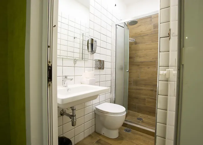 Youth Station Hostel *